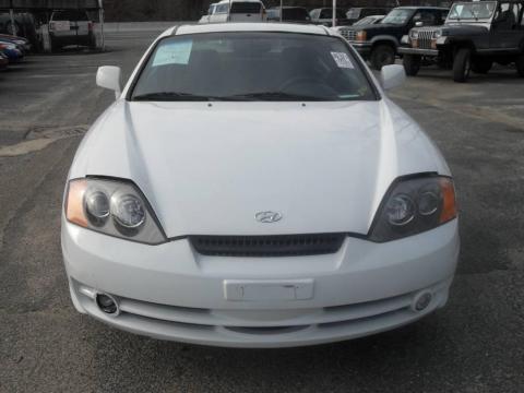 Alpine White Hyundai Tiburon .  Click to enlarge.