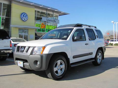 Avalanche White Nissan Xterra SE.  Click to enlarge.