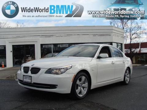 Alpine White BMW 5 Series 528xi Sedan.  Click to enlarge.