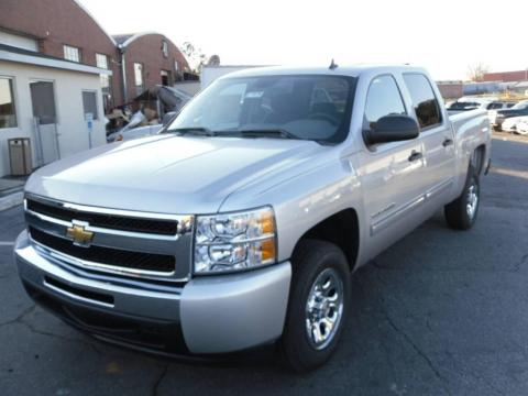 Sheer Silver Metallic Chevrolet Silverado 1500 LS Crew Cab.  Click to enlarge.