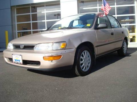 Pebble Beige Metallic Toyota Corolla DX Sedan.  Click to enlarge.