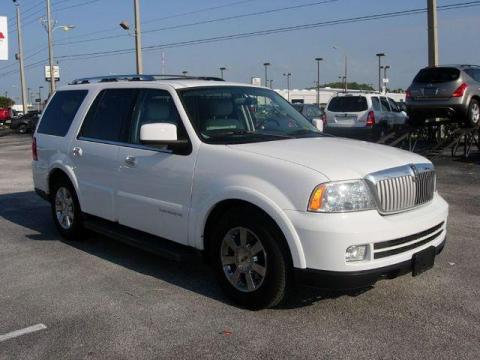 Oxford White Lincoln Navigator Ultimate.  Click to enlarge.