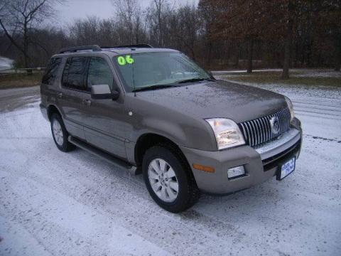 Mineral Grey Metallic Mercury Mountaineer Luxury AWD.  Click to enlarge.