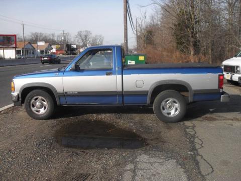 Light Montego Blue Pearl Metallic Dodge Dakota SLT Regular Cab.  Click to enlarge.