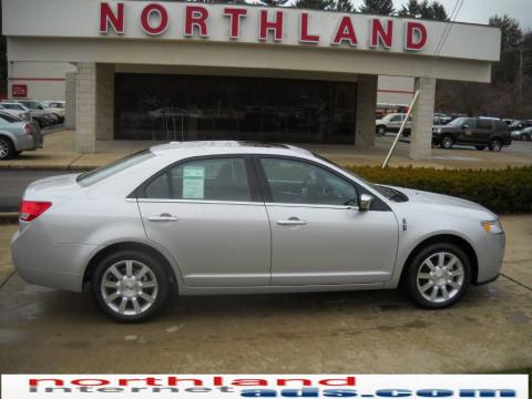 Brilliant Silver Metallic Lincoln MKZ FWD.  Click to enlarge.