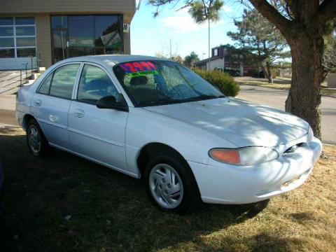 Oxford White Ford Escort SE Sedan.  Click to enlarge.