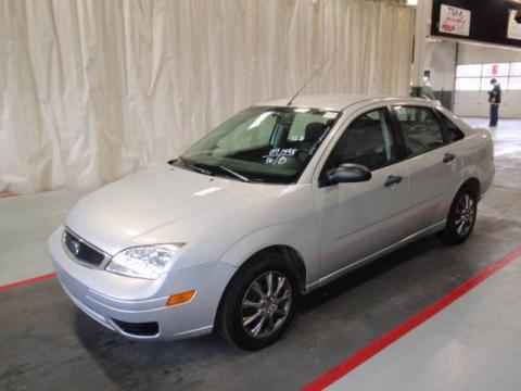 CD Silver Metallic Ford Focus ZX4 S Sedan.  Click to enlarge.