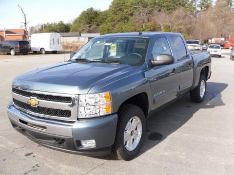 Blue Granite Metallic Chevrolet Silverado 1500 LT Crew Cab.  Click to enlarge.