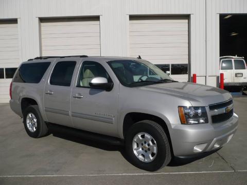 Silver Birch Metallic Chevrolet Suburban LT 4x4.  Click to enlarge.