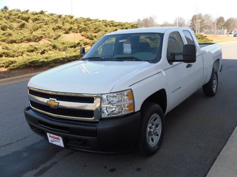 Summit White Chevrolet Silverado 1500 Extended Cab.  Click to enlarge.