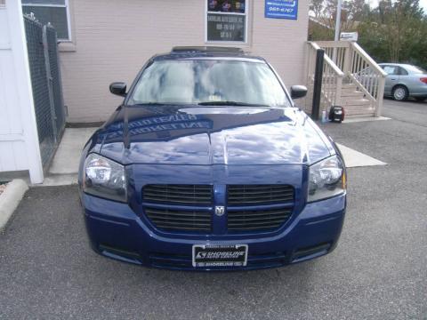 Midnight Blue Pearl Dodge Magnum SXT.  Click to enlarge.