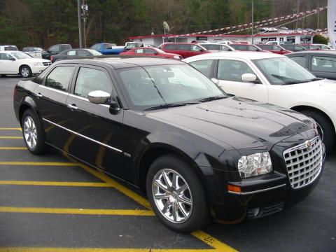 Brilliant Black Crystal Pearl Chrysler 300 Touring.  Click to enlarge.