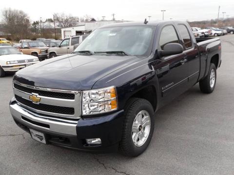 Imperial Blue Metallic Chevrolet Silverado 1500 LT Extended Cab.  Click to enlarge.