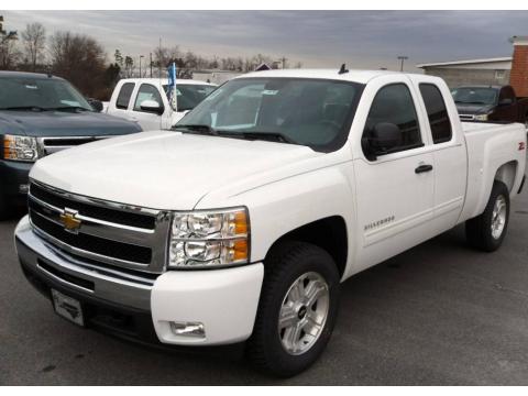 Summit White Chevrolet Silverado 1500 LT Extended Cab.  Click to enlarge.