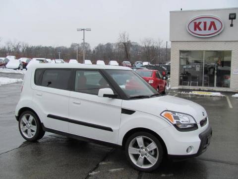 Clear White Kia Soul Sport.  Click to enlarge.