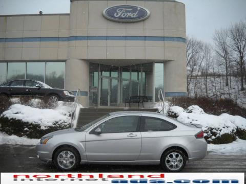 Ingot Silver Metallic Ford Focus SE Coupe.  Click to enlarge.