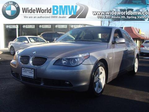 Silver Grey Metallic BMW 5 Series 530xi Sedan.  Click to enlarge.