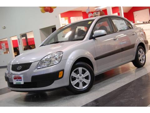 Clear Silver Kia Rio LX Sedan.  Click to enlarge.