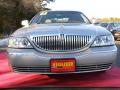2005 Town Car Signature #2