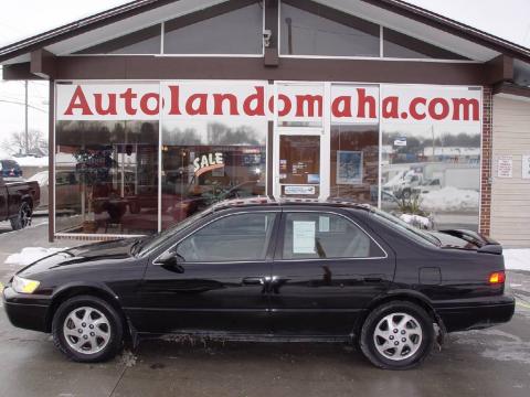 Black Toyota Camry XLE V6.  Click to enlarge.