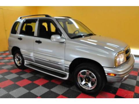 Silver Metallic Chevrolet Tracker LT Hardtop 4WD.  Click to enlarge.