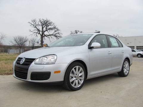 Reflex Silver Metallic Volkswagen Jetta Wolfsburg Edition Sedan.  Click to enlarge.