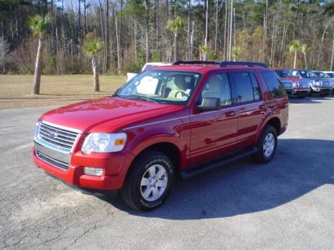 Sangria Red Metallic Ford Explorer XLT.  Click to enlarge.