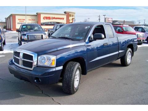 Patriot Blue Pearl Dodge Dakota SLT Club Cab 4x4.  Click to enlarge.