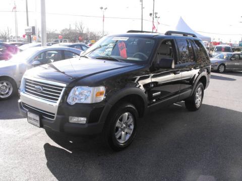 Black Ford Explorer XLT.  Click to enlarge.