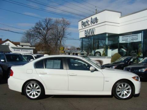 Alpine White BMW 3 Series 330i Sedan.  Click to enlarge.