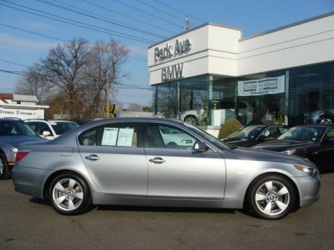 Silver Grey Metallic BMW 5 Series 525i Sedan.  Click to enlarge.