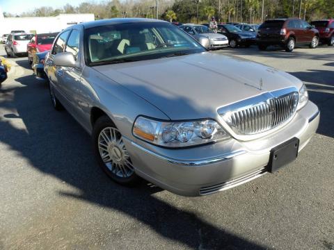 Silver Birch Metallic Lincoln Town Car Signature Limited.  Click to enlarge.