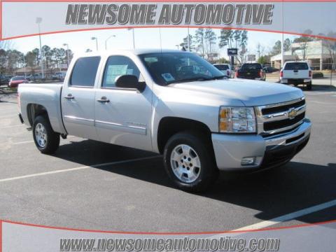 Sheer Silver Metallic Chevrolet Silverado 1500 LT Crew Cab.  Click to enlarge.