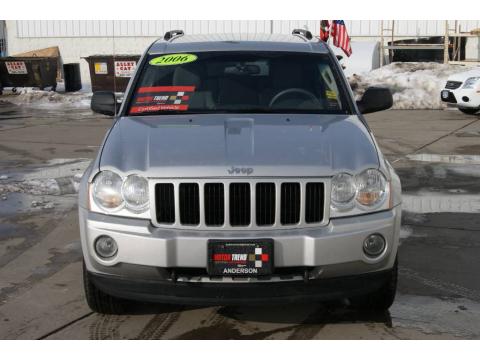 Bright Silver Metallic Jeep Grand Cherokee Laredo 4x4.  Click to enlarge.
