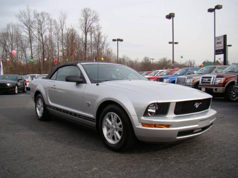 Brilliant Silver Metallic Ford Mustang V6 Convertible.  Click to enlarge.