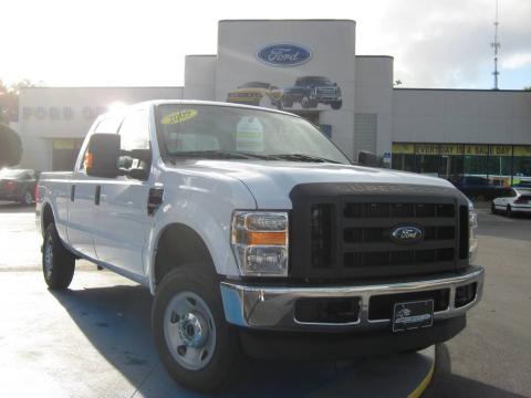 Oxford White Ford F250 Super Duty XLT Crew Cab 4x4.  Click to enlarge.