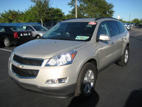 Gold Mist Metallic Chevrolet Traverse LT.  Click to enlarge.