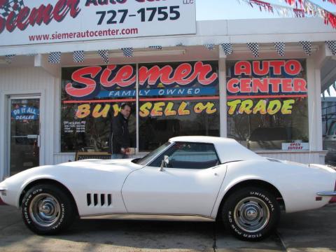 Polar White Chevrolet Corvette Convertible. Click to enlarge. Polar White Chevrolet Corvette Convertible. Click to enlarge.