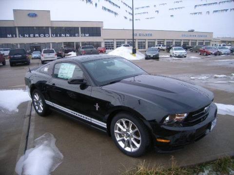 Black Ford Mustang V6 Premium Coupe.  Click to enlarge.