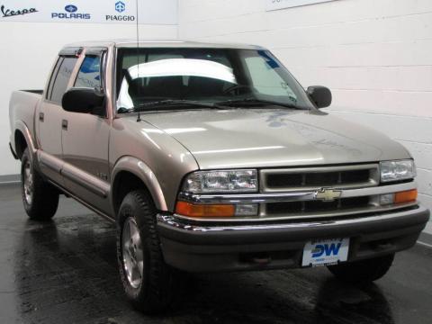 Light Pewter Metallic Chevrolet S10 LS Crew Cab 4x4.  Click to enlarge.