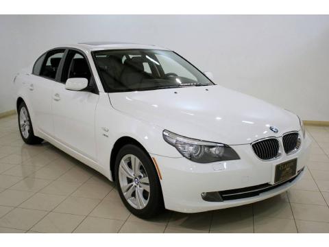 Alpine White BMW 5 Series 528i xDrive Sedan.  Click to enlarge.