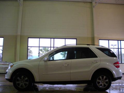 Alabaster White Mercedes-Benz ML 350 4Matic.  Click to enlarge.