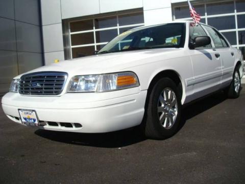 Vibrant White Ford Crown Victoria LX.  Click to enlarge.