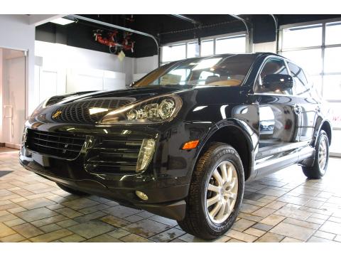 Black Porsche Cayenne Tiptronic.  Click to enlarge.