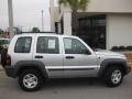 2007 Liberty Sport #8