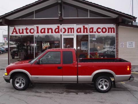 Victory Red Chevrolet S10 LS Extended Cab.  Click to enlarge.