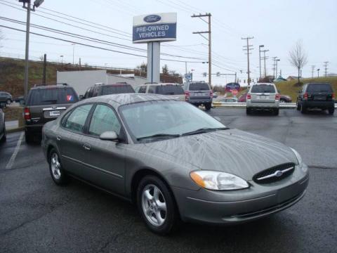 Spruce Green Metallic Ford Taurus SES.  Click to enlarge.