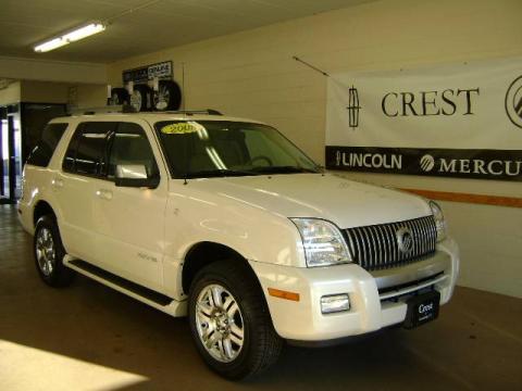 White Suede Mercury Mountaineer Premier AWD.  Click to enlarge.