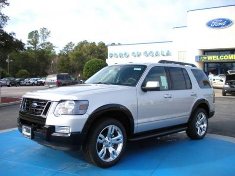Brilliant Silver Metallic Ford Explorer XLT.  Click to enlarge.