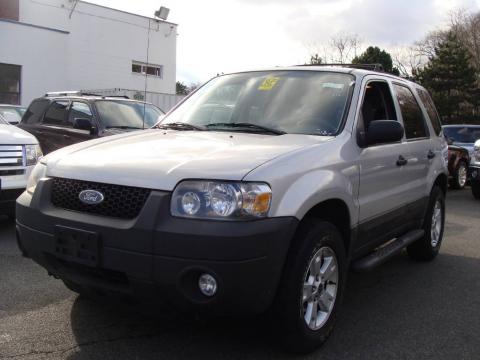 Silver Metallic Ford Escape XLT 4WD. Click to enlarge. Silver Metallic Ford Escape XLT 4WD. Click to enlarge.